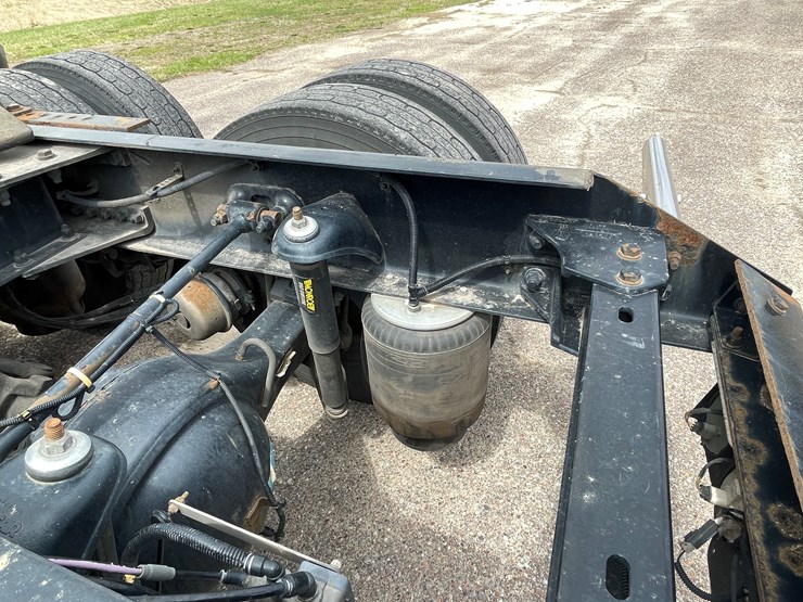 2018-kenworth-t680-image-26
