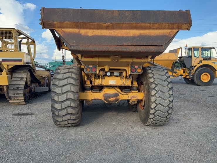 deere-250d-image-9