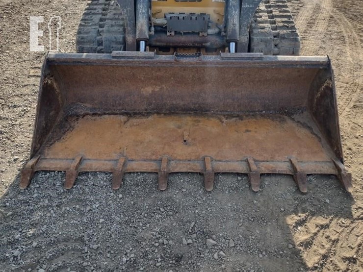 2021-deere-331g-image-16