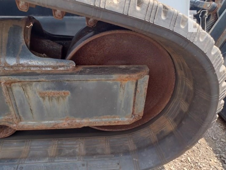 2023-bobcat-t770-image-34