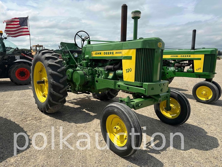 john-deere-720-image-8
