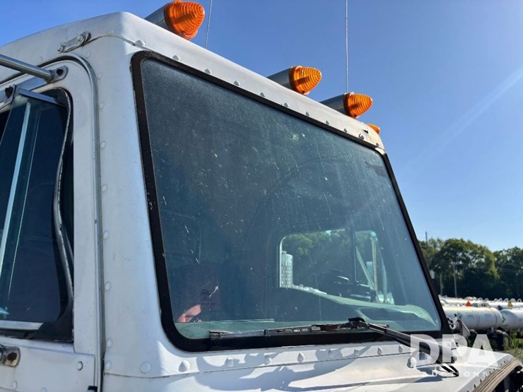 1987-peterbilt-377-image-59