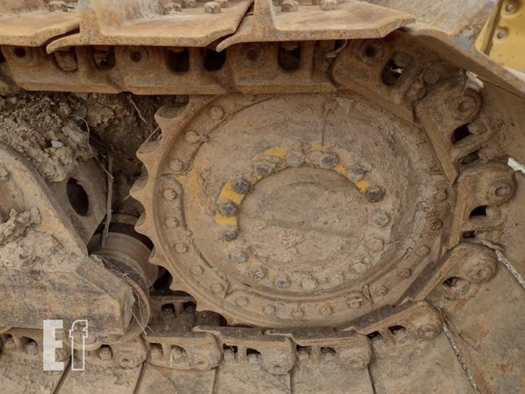 2006-deere-700j-lt-image-21