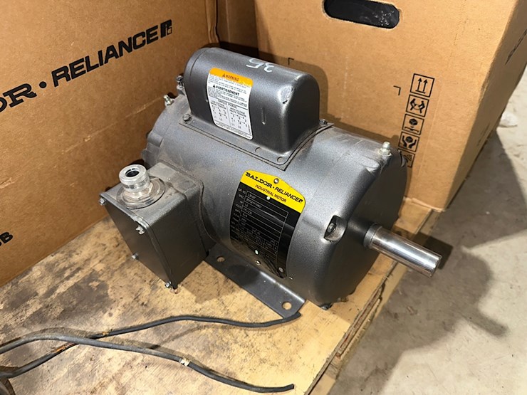 baldor-reliance-1.5hp-electric-motor-image-1