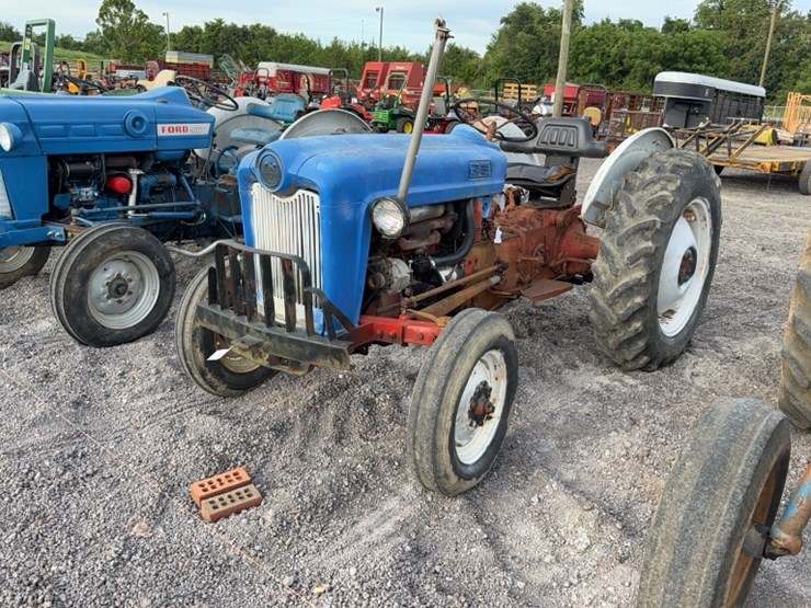 ford-601-workmaster-image-1