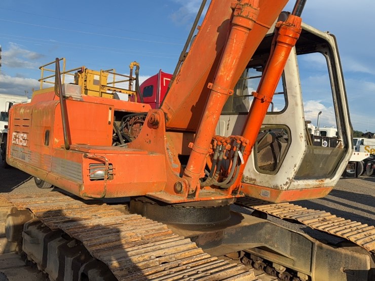 hitachi-ex150-image-7
