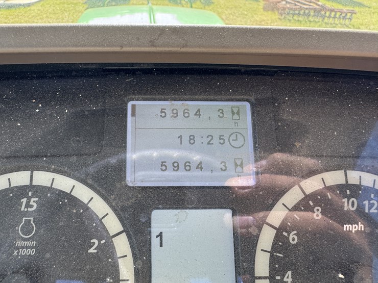 2016-john-deere-6110m-image-14