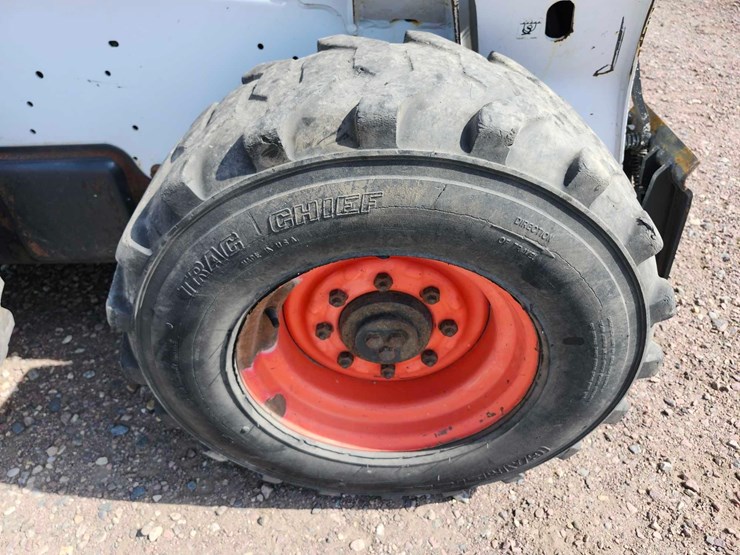 2016-bobcat-s650-image-15