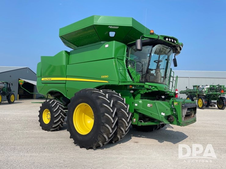 2016-john-deere-s690-image-33