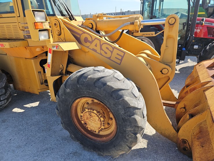 1995-case-621b-image-6