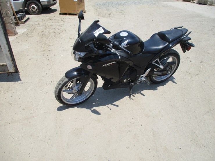 2012-honda-cbr-250r-motor-cycle,-image-1