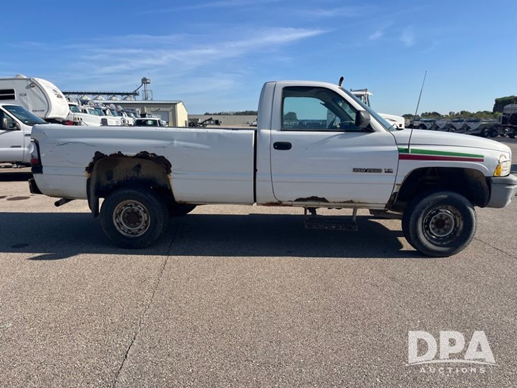 1995-dodge-ram-2500-image-4