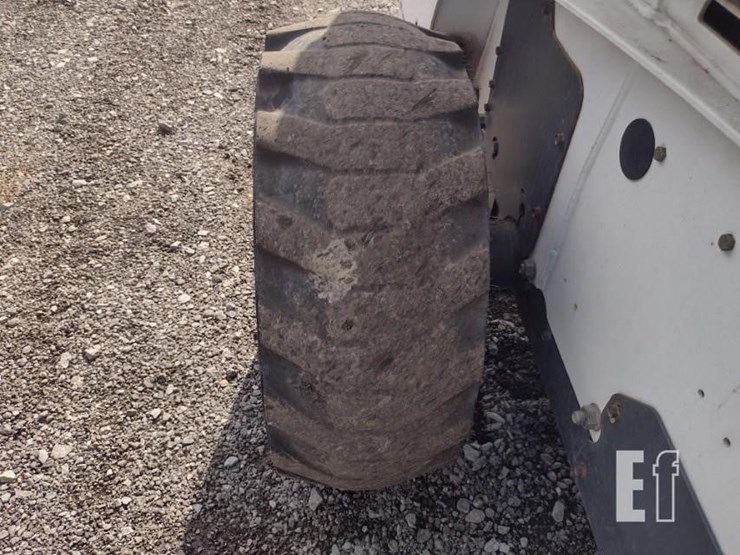 2005-bobcat-s300-image-20