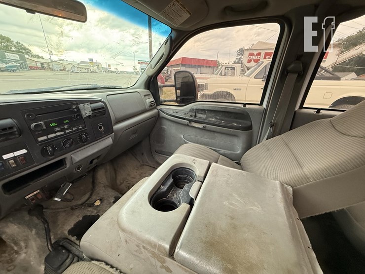 2005-ford-f350-image-17