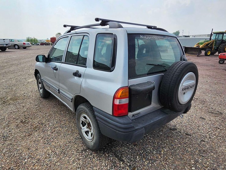 2003-chevrolet-tracker-image-4