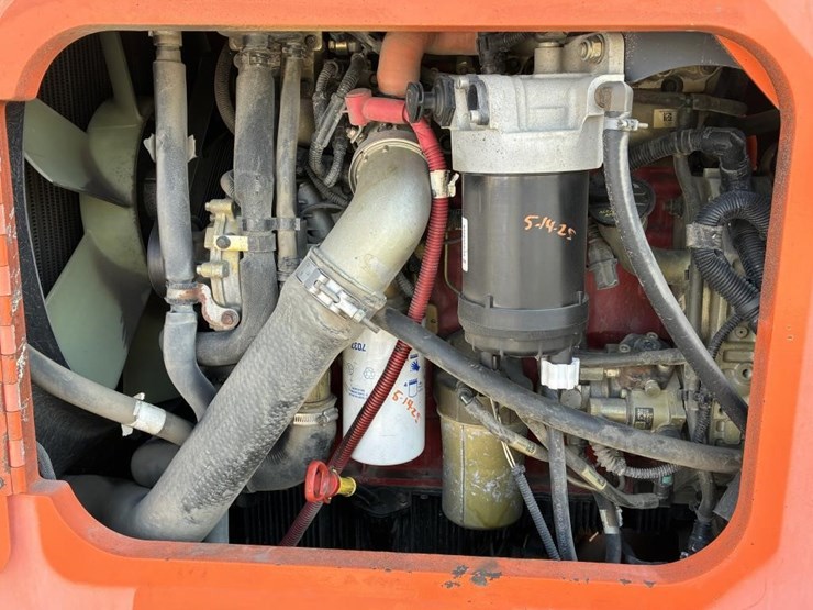 2015-jlg-8042-image-9