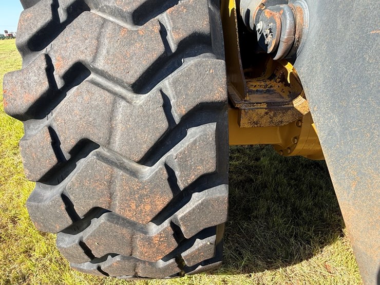 deere-824j-image-14