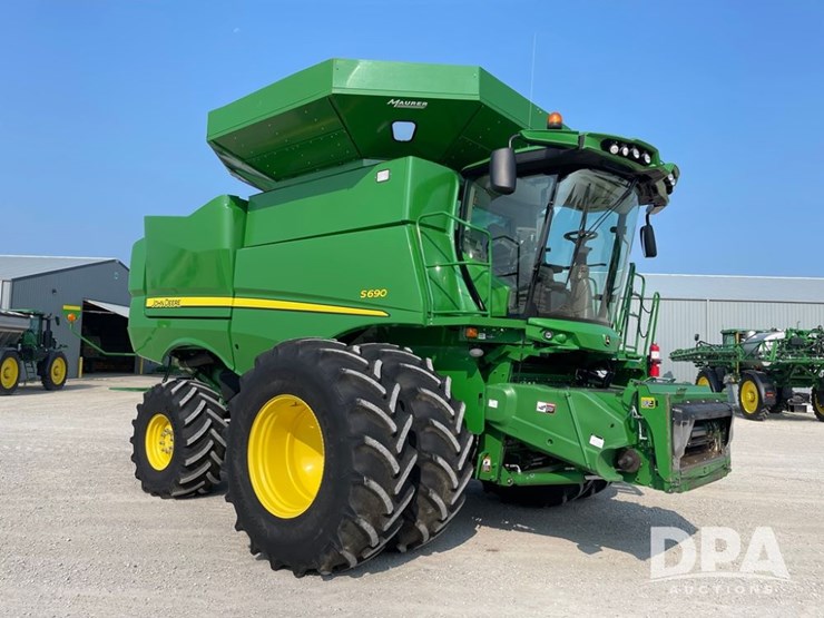 2016-john-deere-s690-image-1