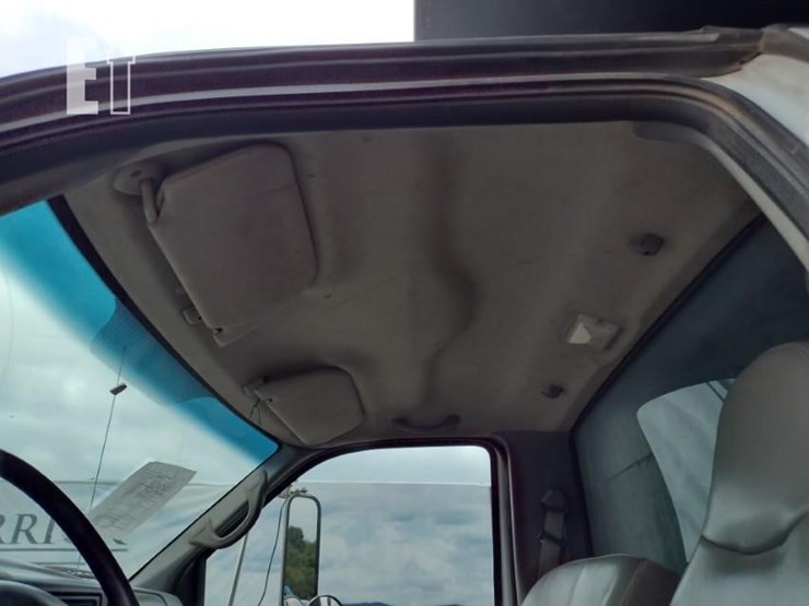 2007-ford-f750-xl-image-13