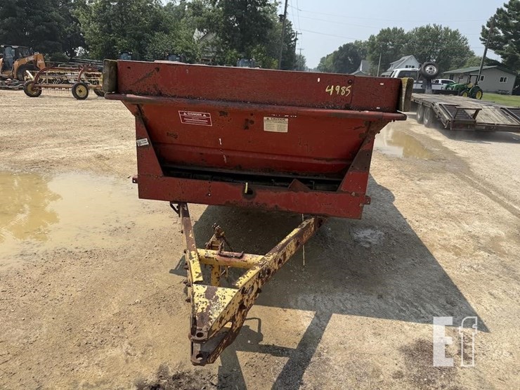 new-holland-520-image-2