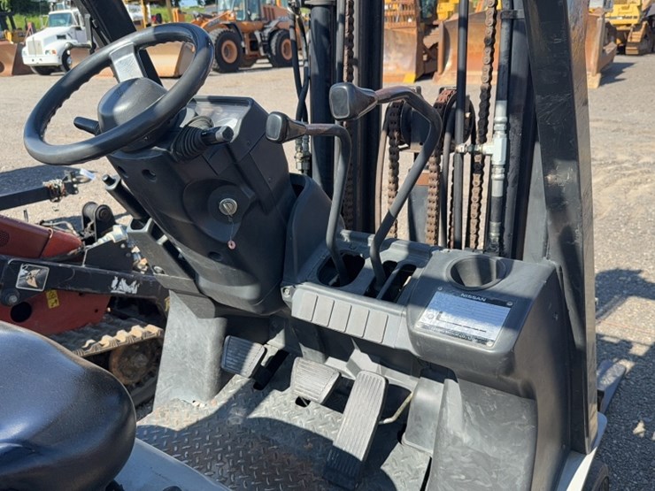 #2090-•-nissan-50-lp-forklift-image-6
