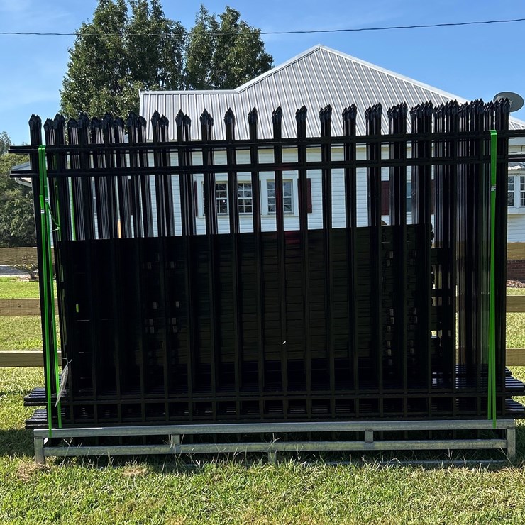 #126 • 10ft x 7ft Galvanized Steel Fencing