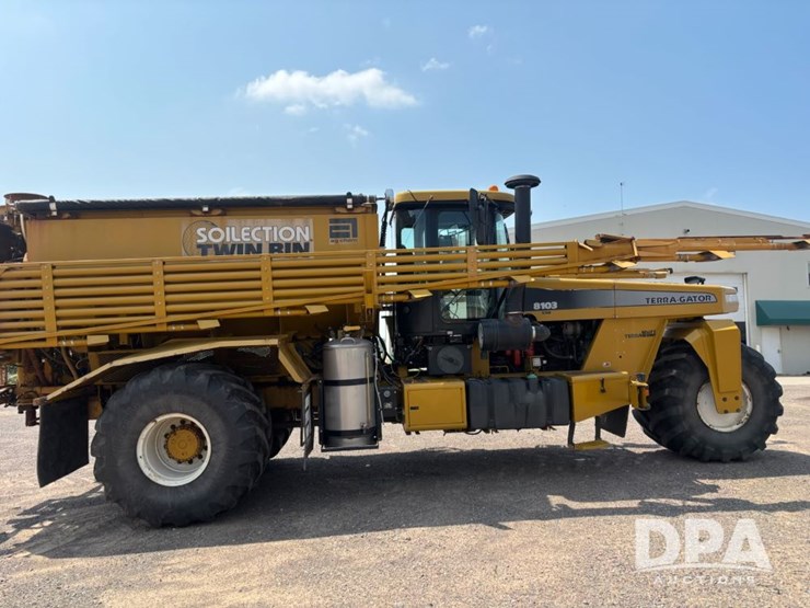 2006-john-deere-8-image-5