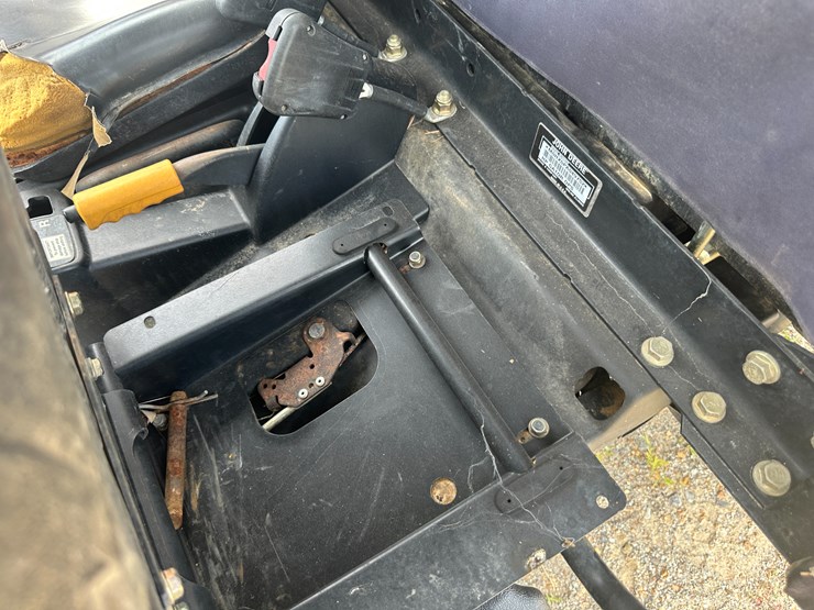 john-deere-gator-image-41