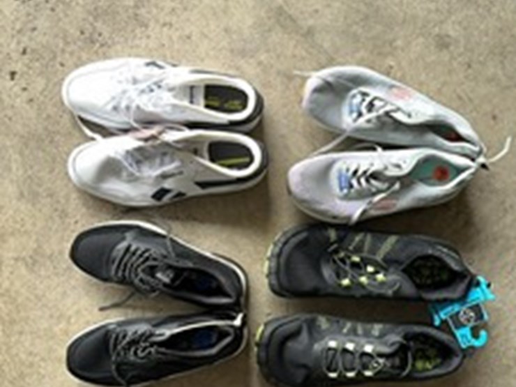lot#-809--4-pairs-of-shoes-image-1
