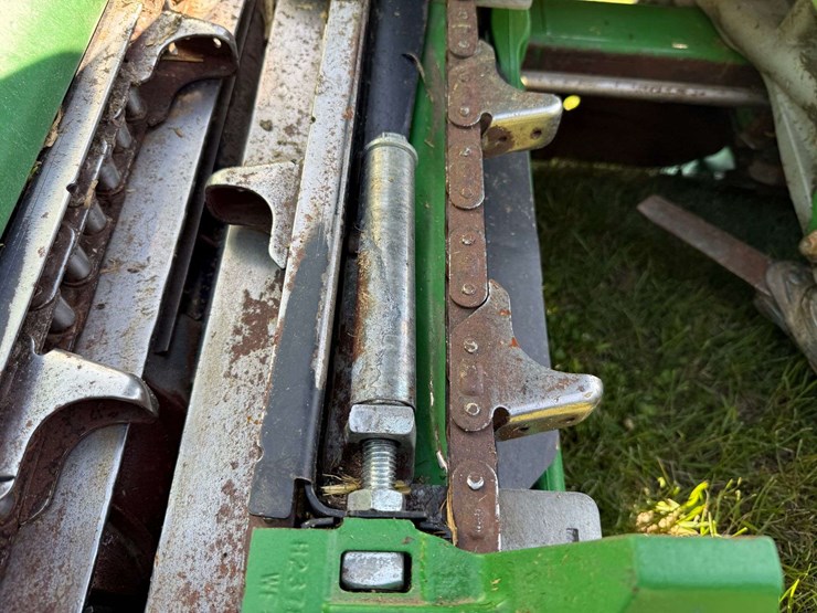 2021-john-deere-c12r-image-35