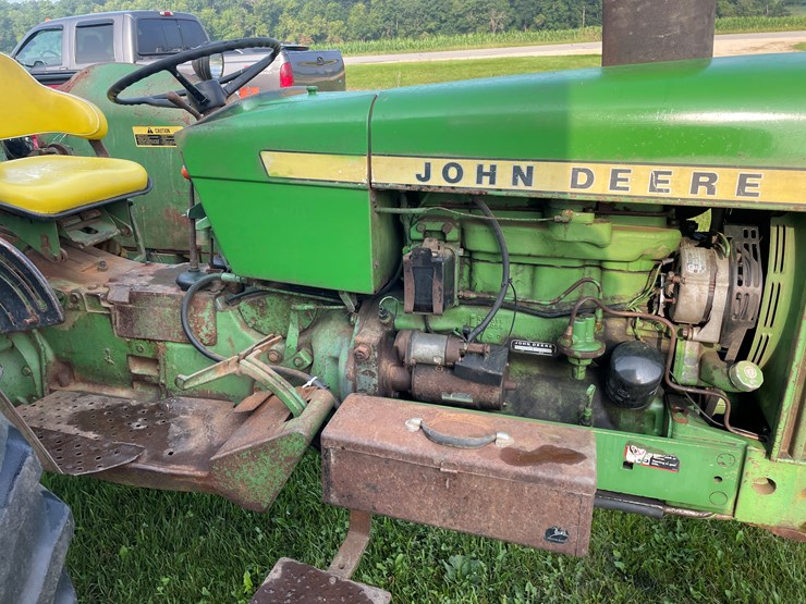 john-deere-2440-image-25