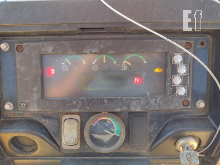 2004-deere-650h-image-7