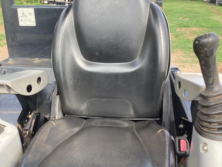 2017-deere-35g-image-14