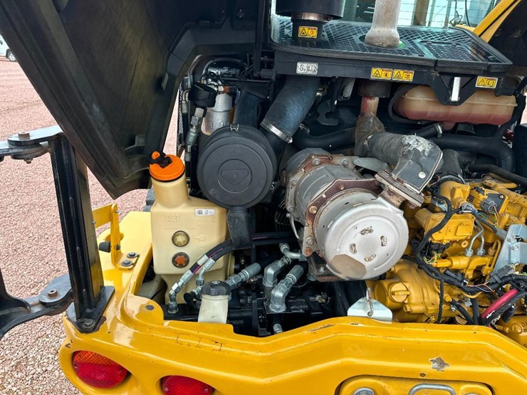 2019-caterpillar-906m-image-26