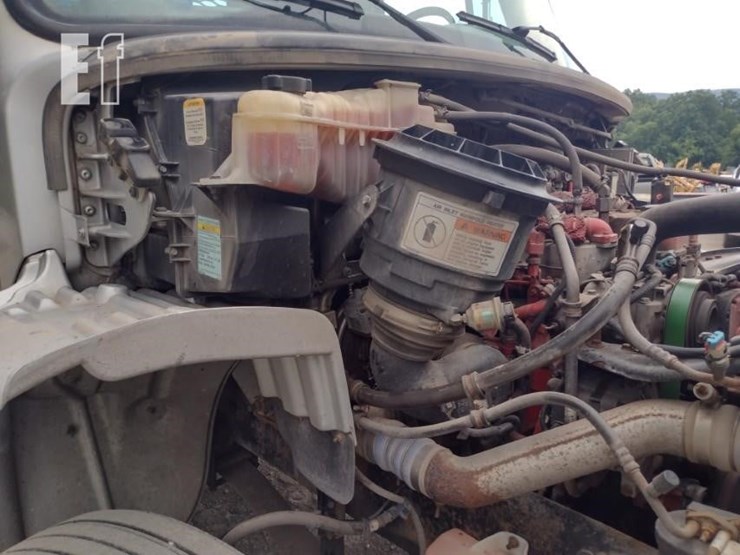 2015-freightliner-business-class-m2-106-image-26