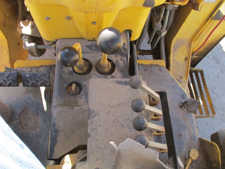 new-holland-545d-image-9