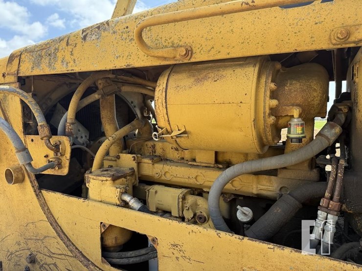 caterpillar-d6d-image-10