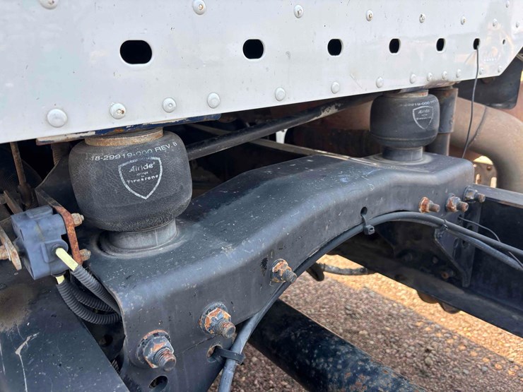 2008-freightliner-columbia-straight-truck-image-27
