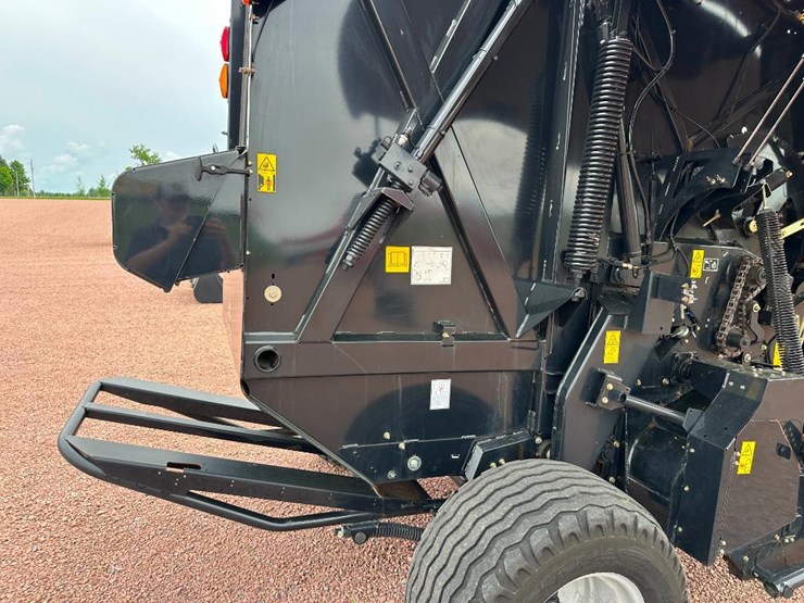2019-case-ih-rb465-image-14
