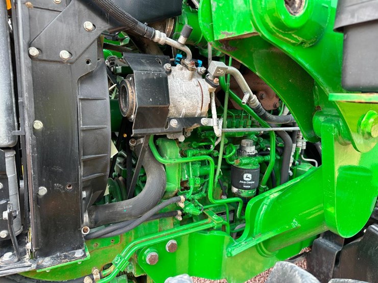 2020-john-deere-5075e-image-39