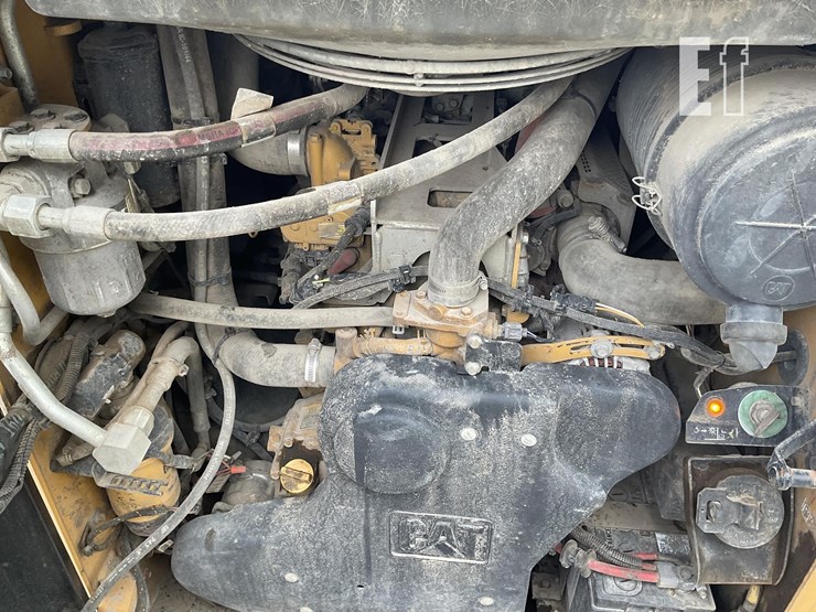 2021-caterpillar-272d3-image-12