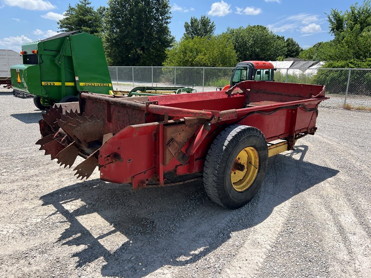 new-holland-520-image-6