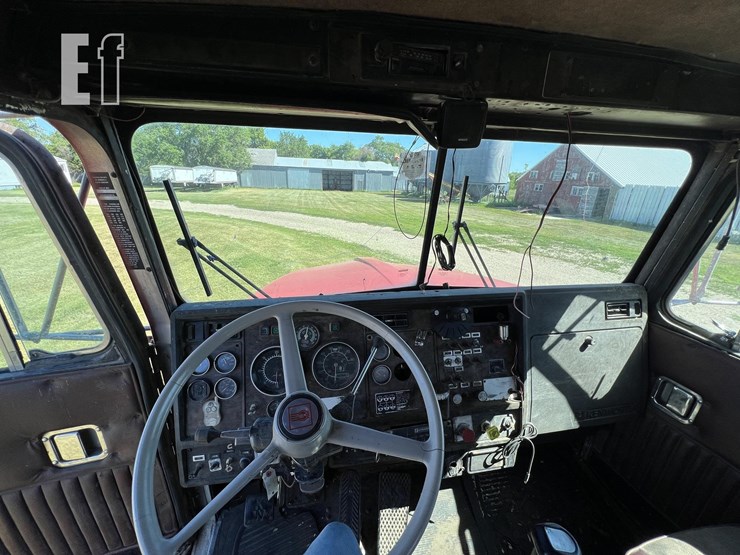 1990-kenworth-t600-image-19