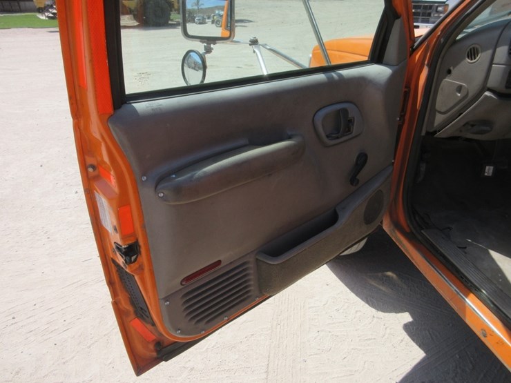 2000-chevrolet-3500hd-image-10