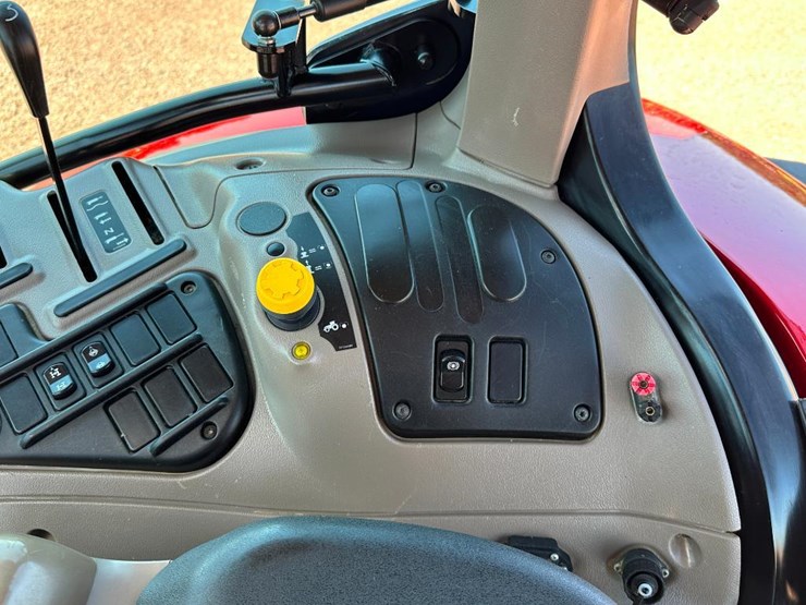 2014-case-ih-maxxum-140-image-60