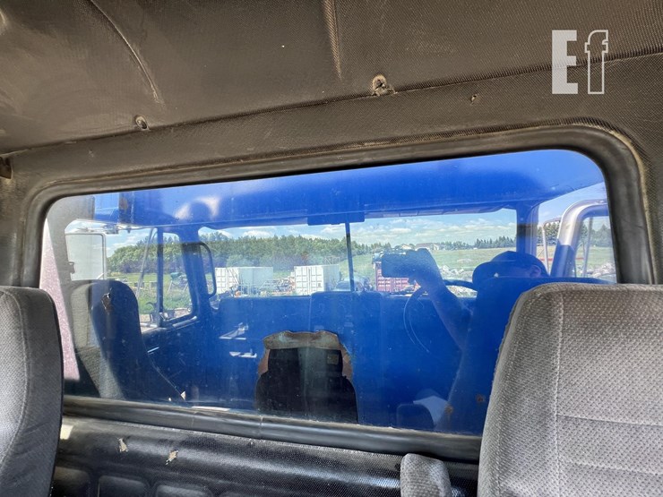 1990-mack-f600-image-15