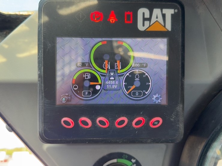 caterpillar-246-image-14