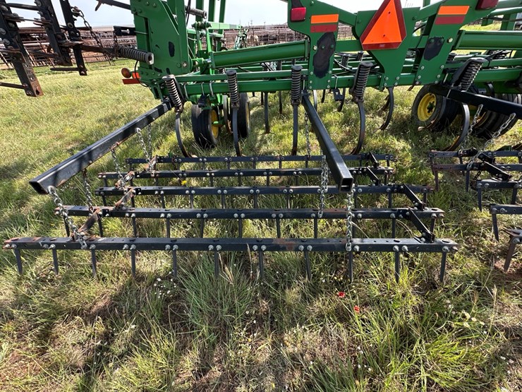 2012-john-deere-2210-image-16