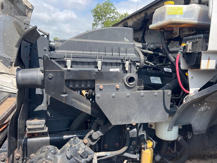 2012-ford-f650-image-12