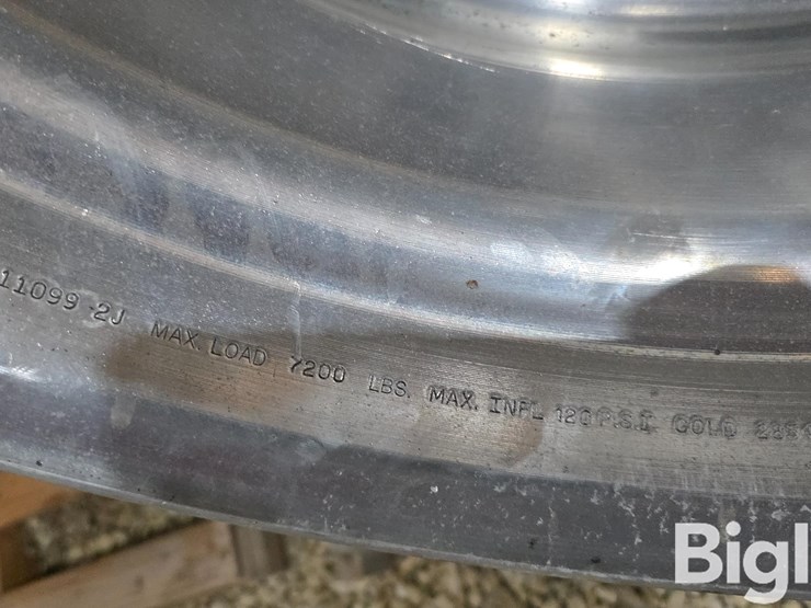 accuride-aluminum-24.5"-rims-image-9